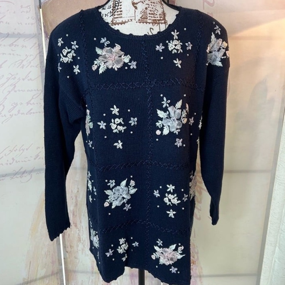 Vintage Debbie Morgan Medium Knit Embroidered Stitch Bow Sweater Woman's Medium